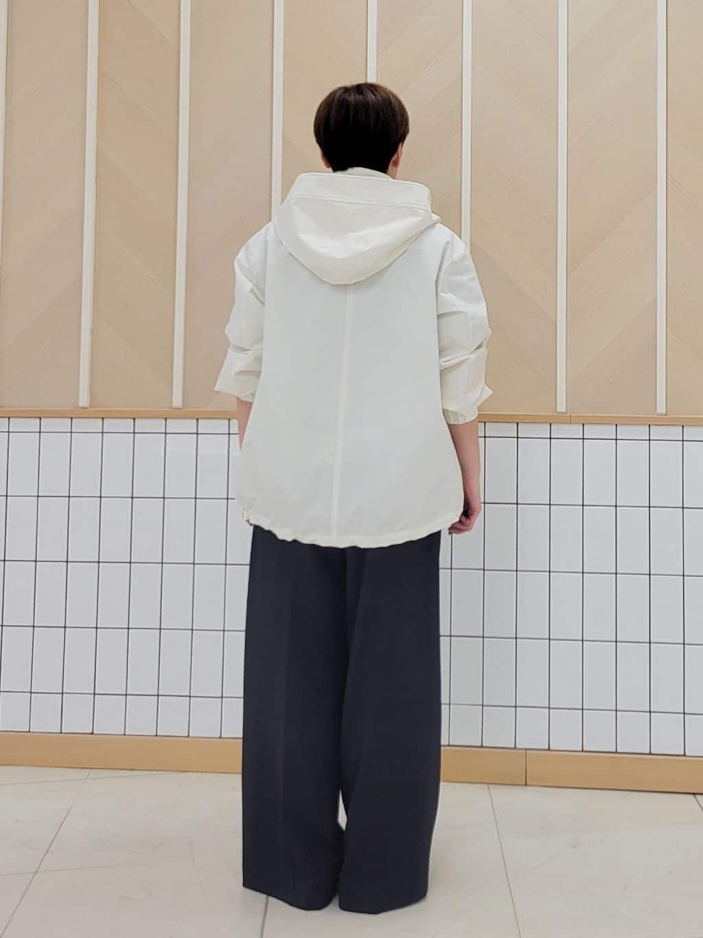 tomoさんの「COUP DE CHANCE｜【手洗い可／フード取外し可】マウンテンパーカー」を使ったコーディネート