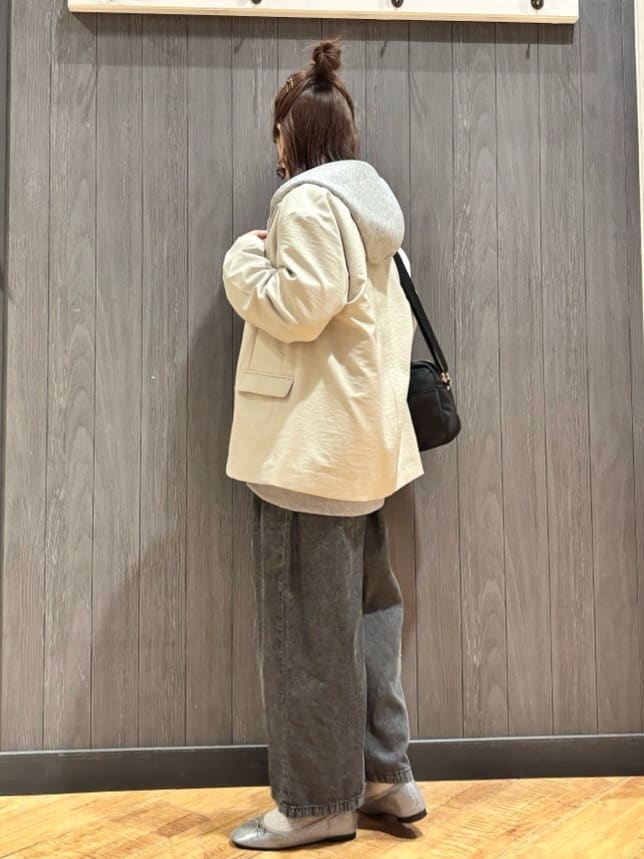 meiさんの「SHOO･LA･RUE｜【S-LL/セットアップ可/イージーケア/UV】オンにもオフにも 軽やかシングルジャケット」を使ったコーディネート