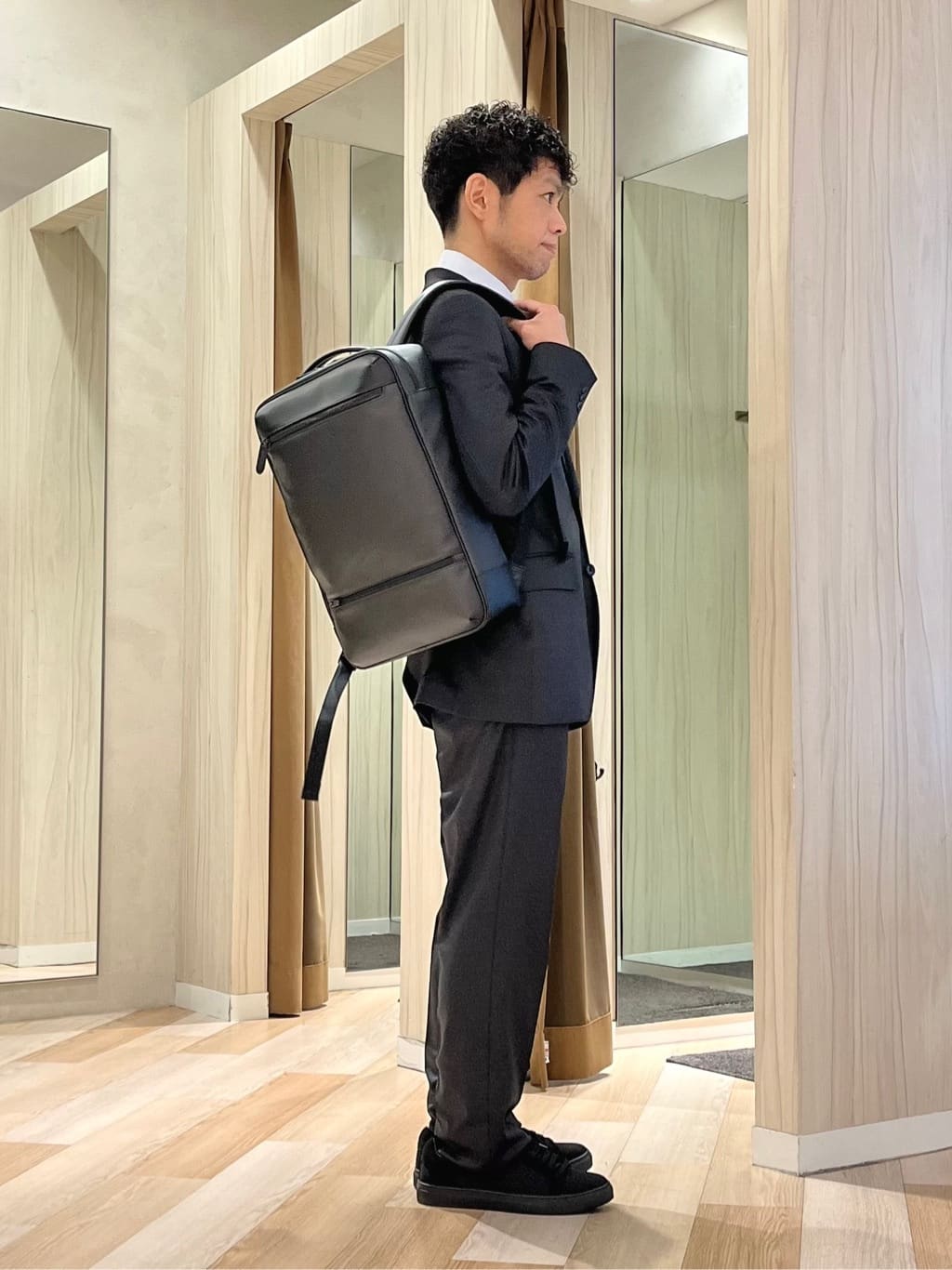 URAさんの「TAKEO KIKUCHI｜コーティング2WAYリュック」を使ったコーディネート