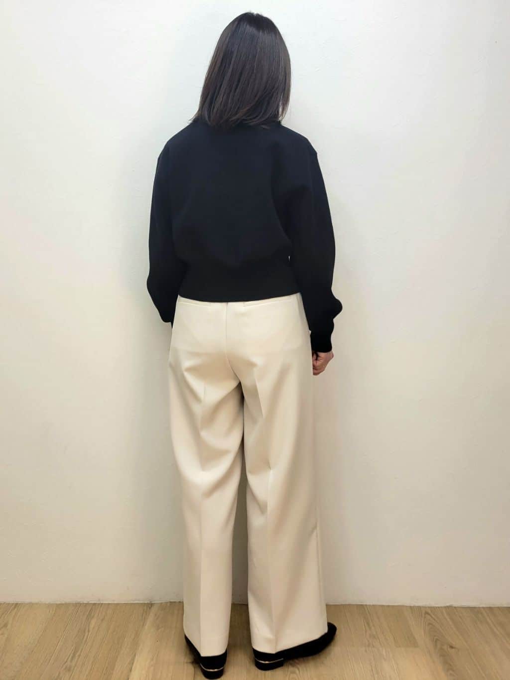 LISAさんの「OPAQUE.CLIP｜フラップポケット金ボタンニットカーディガン【洗濯機OK】」を使ったコーディネート