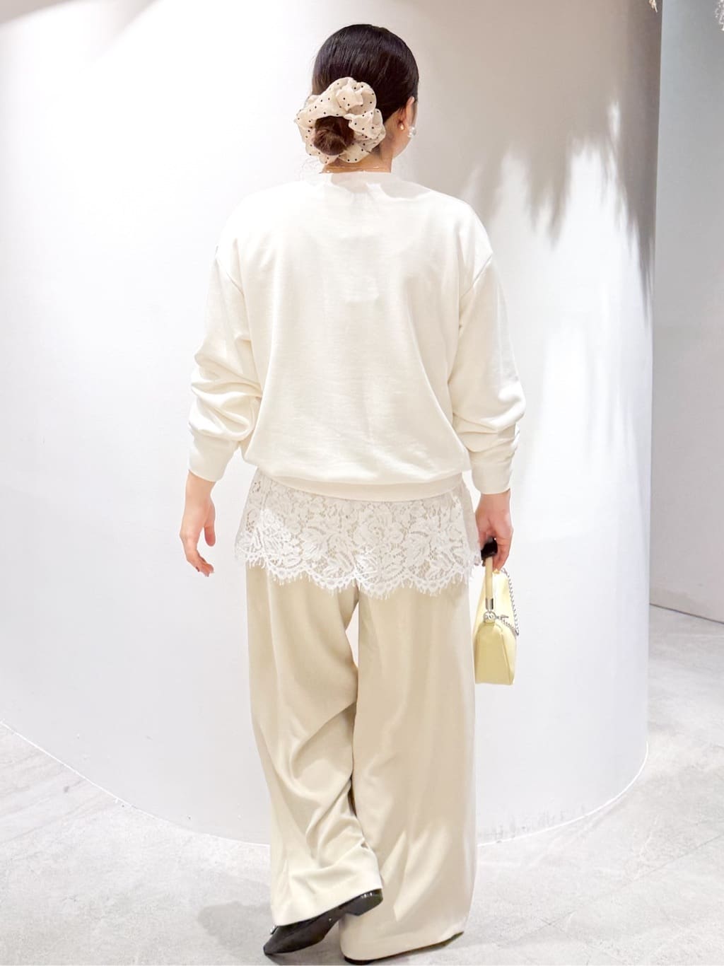 かりんさんの「OPAQUE.CLIP｜ロゴ刺繍裏毛トップス【洗濯機OK】」を使ったコーディネート