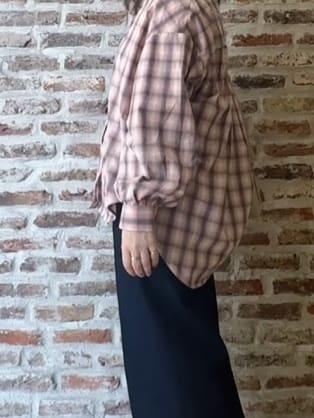 tokiさんの「THE SHOP TK｜【後ろ姿もサマになる】バックシャーリングシャツ」を使ったコーディネート