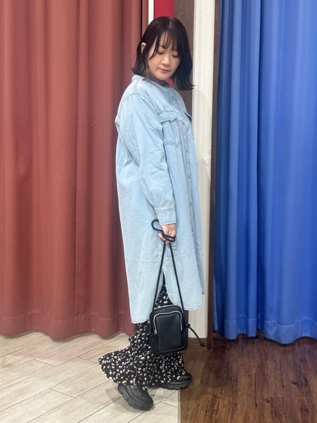 Meeさんの「SHOO･LA･RUE｜ベーシック テレコクルーネックインナー」を使ったコーディネート
