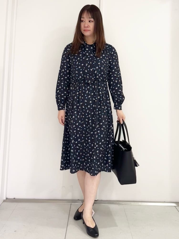 miさんの「Reflect｜【セレモニー／通勤／おでかけに◎】フラワープリントボウタイワンピース」を使ったコーディネート