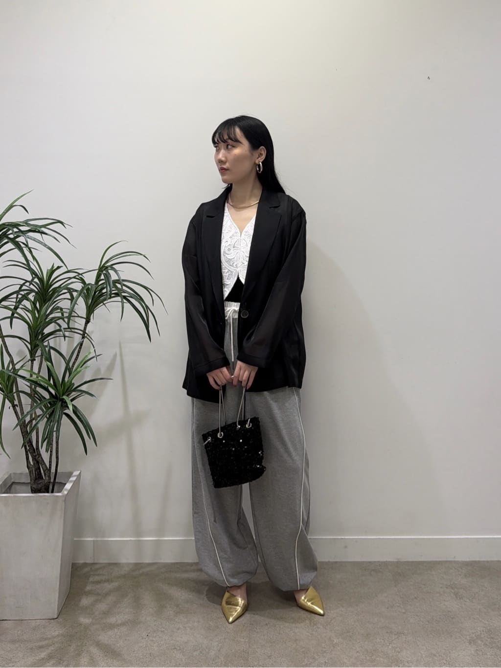 rinaさんの「INDIVI｜【接触冷感/通気性】シアーシャツジャケット」を使ったコーディネート