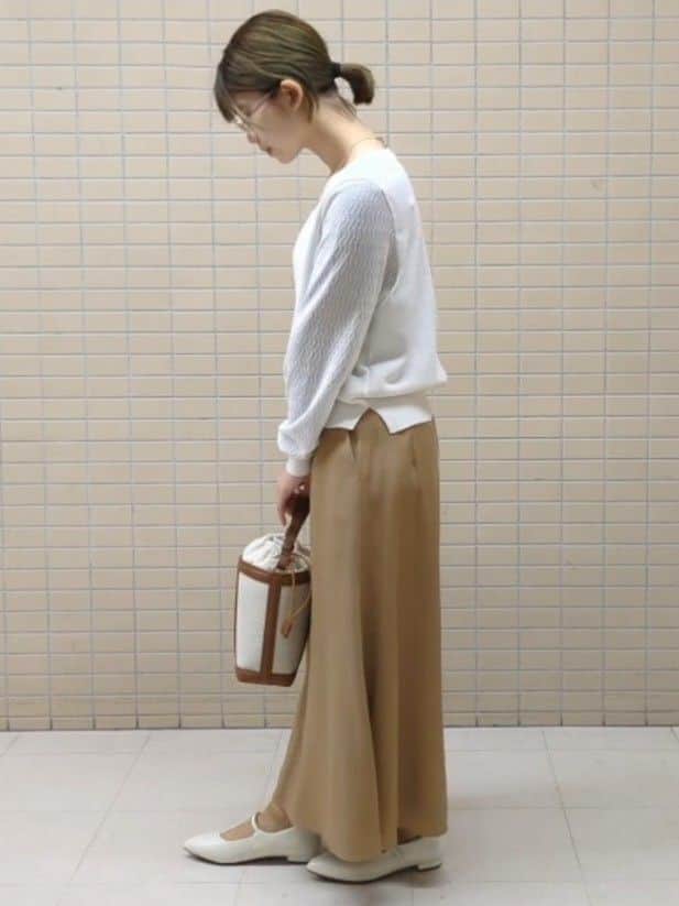 ひまりさんの「Reflect｜フリュイドフレアスカート」を使ったコーディネート