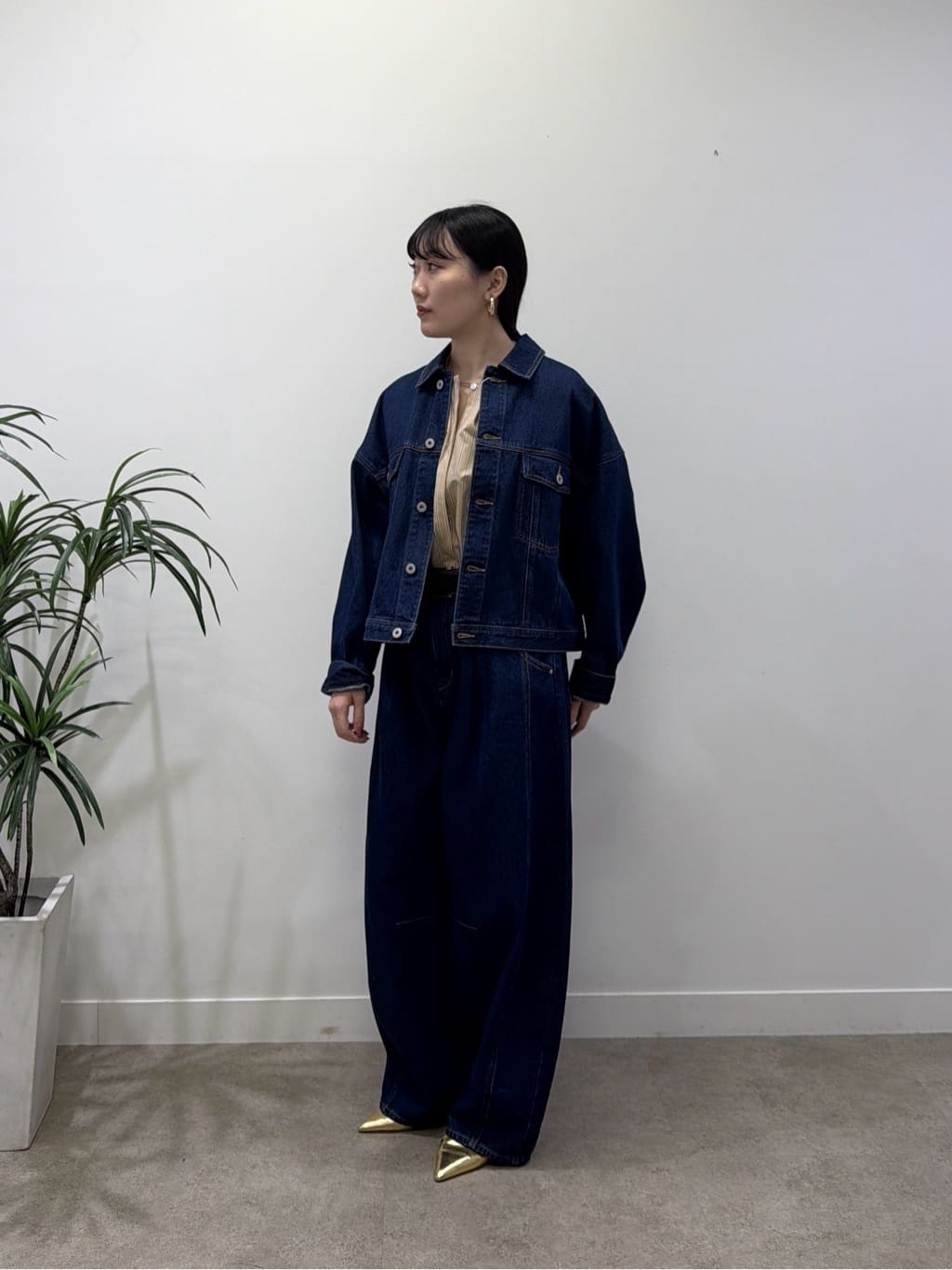 rinaさんの「INDIVI｜ボックスデニムジャケット」を使ったコーディネート