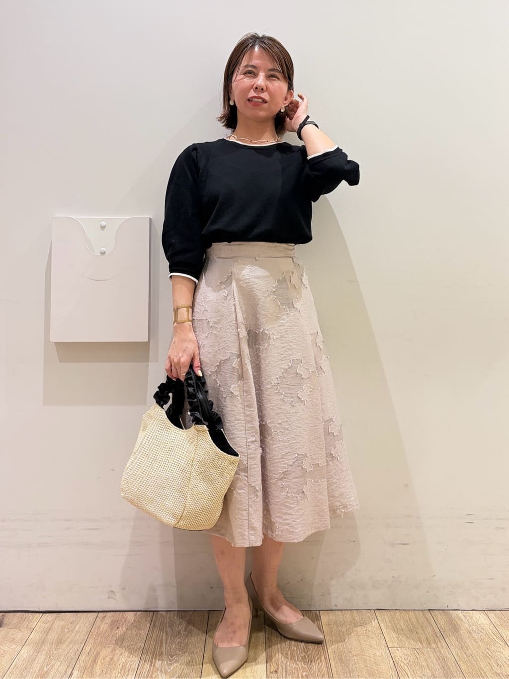 YUKOさんの「index｜ボクシークルーネックカーディガン【洗濯機OK】《5col》」を使ったコーディネート