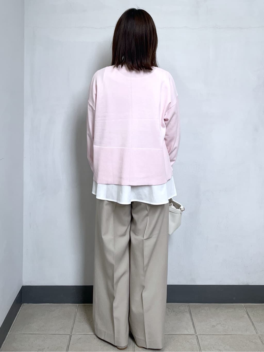 mikiさんの「OPAQUE.CLIP｜《ツインセット》ワイドニット&times;裾フレアタンクトップ【洗濯機OK】」を使ったコーディネート