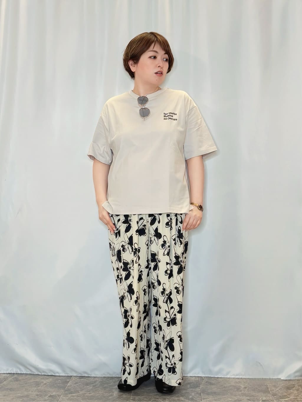 たみさんの「SHOO･LA･RUE｜【S-LL/体型カバー/Aライン】身体のラインを拾いにくい シアーシャツカーディガン」を使ったコーディネート