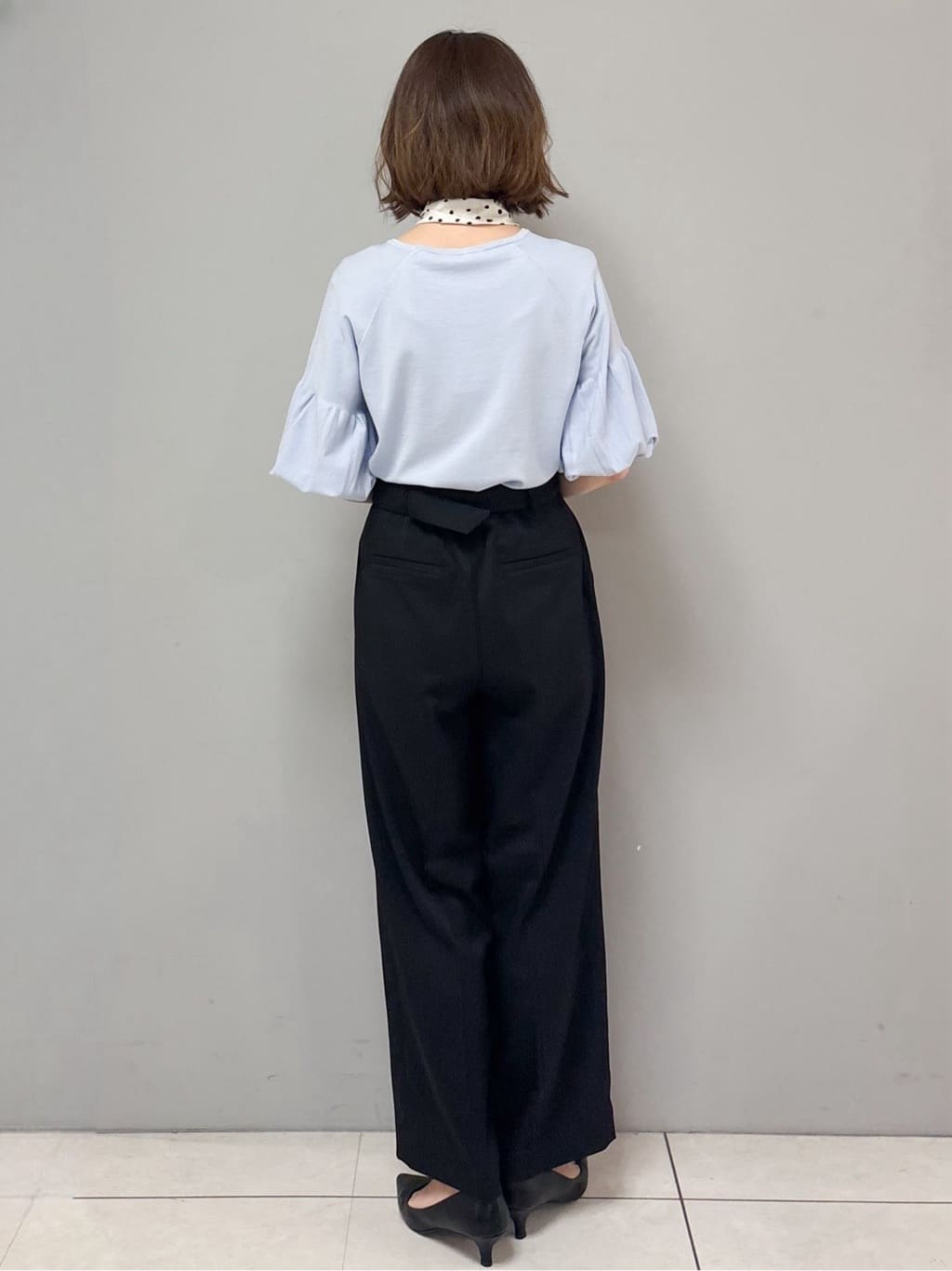 yさんの「OPAQUE.CLIP｜バルーン風スリーブバイカラーニット【洗濯機OK】」を使ったコーディネート
