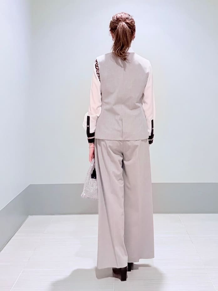 Yamaさんの「DRESSTERIOR｜【セットアップ可/ウォッシャブル】セットアップストライプジレ」を使ったコーディネート