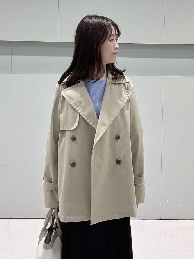 makiさんの「UNTITLED｜【定番人気/はっ水/洗える】タスランショートトレンチコート」を使ったコーディネート