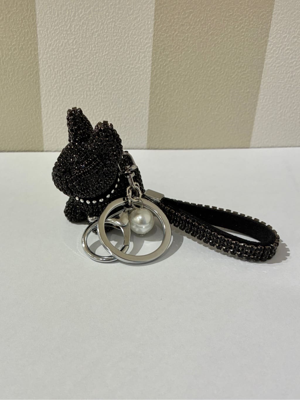 るーとさんの「SHOO･LA･RUE｜【洗濯機可/UV】さらっとしたタッチが心地よい ショート丈 Vネックカーディガン」を使ったコーディネート