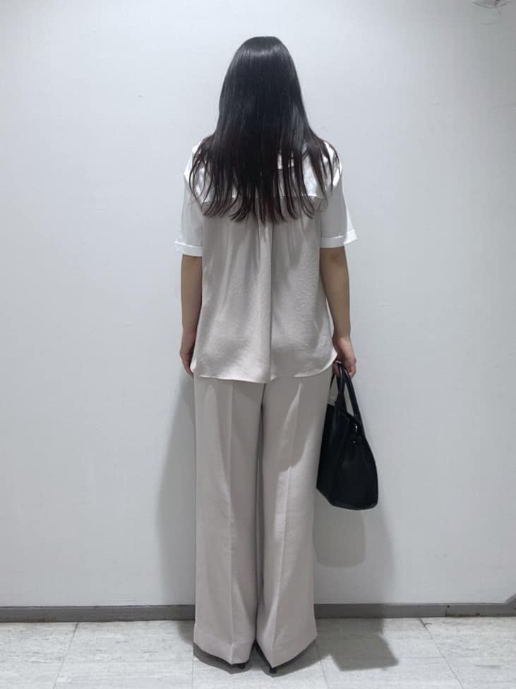 meiさんの「INDIVI｜【着る日傘／SETUP可能】ビスチェレイヤード風トップス」を使ったコーディネート