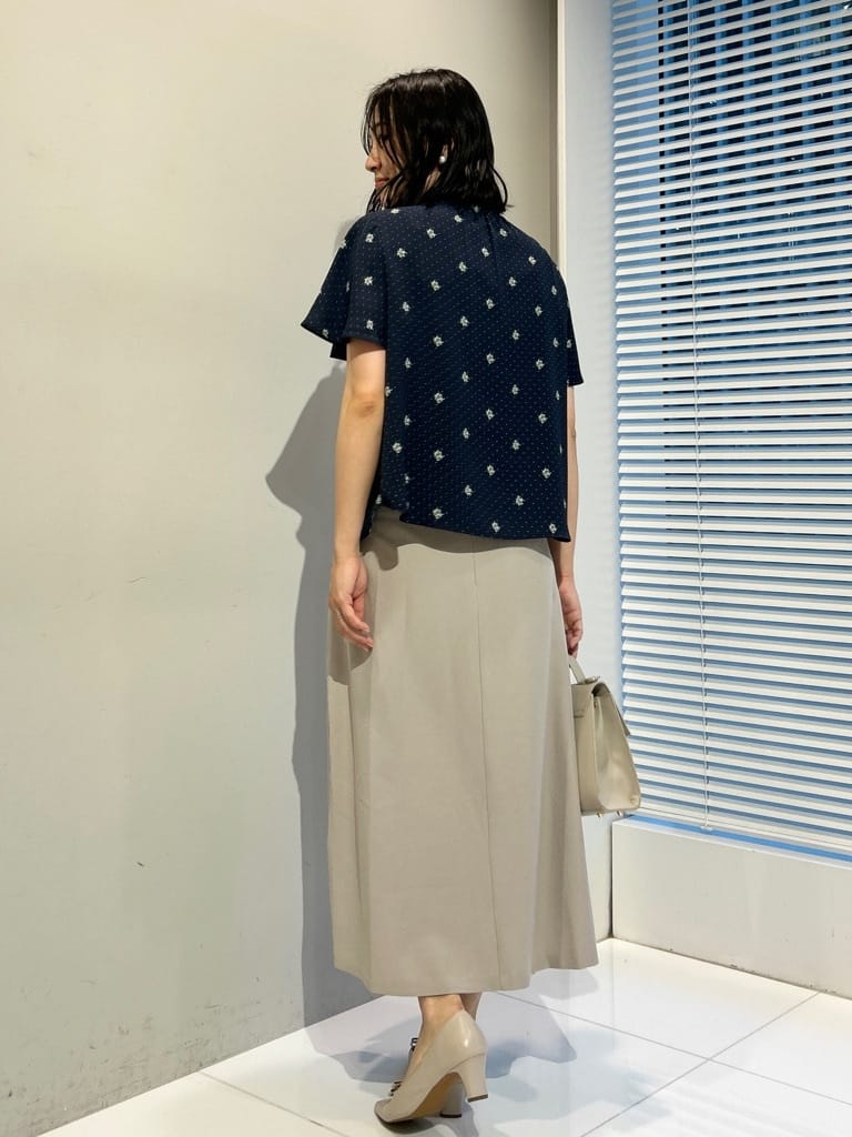 shinoさんの「Couture brooch｜【洗える】ドットフラワー ブラウス」を使ったコーディネート