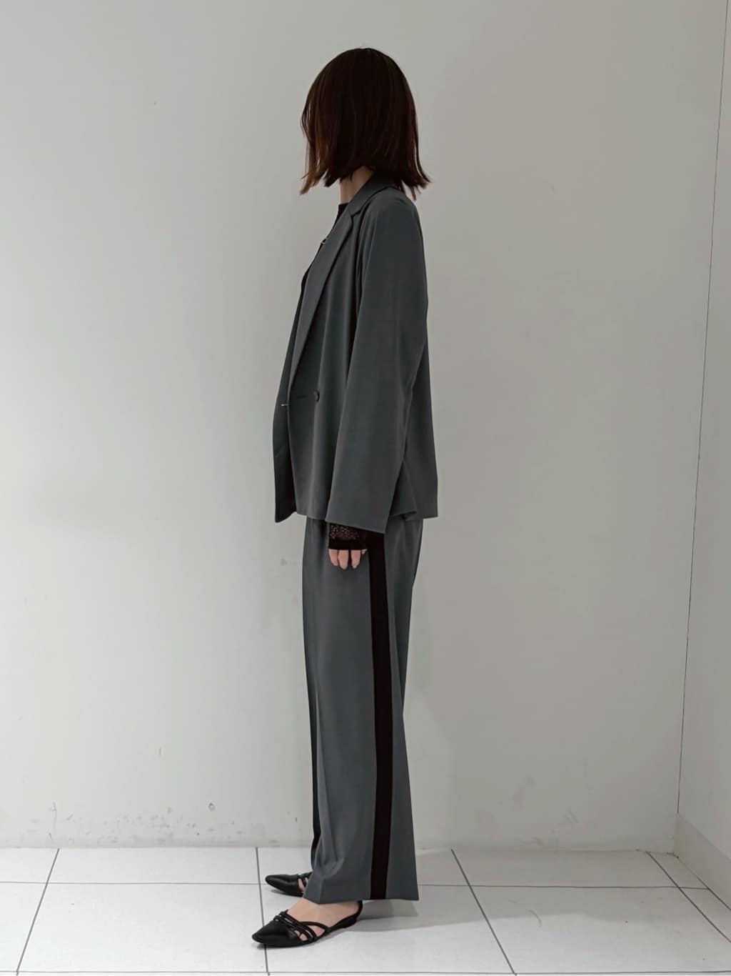 shioriさんの「INDIVI｜Comfy SET UP｜ダブルブレストイージージャケット【セットアップ対応／通勤／カセット服／接触」を使ったコーディネート
