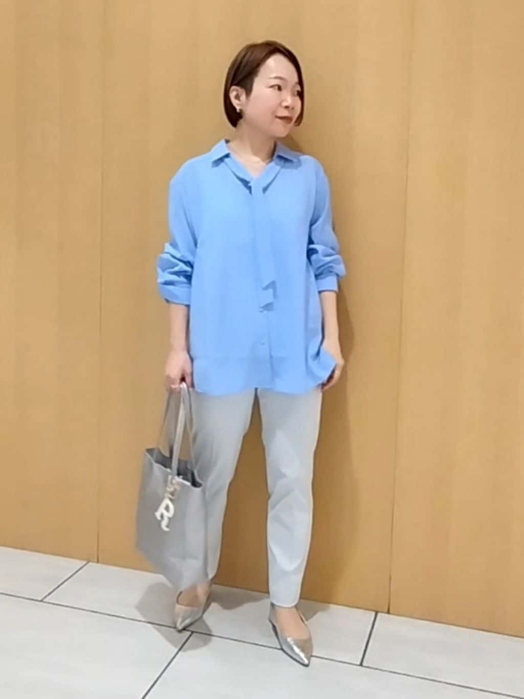 s u g iさんの「UNTITLED｜【接触冷感/洗える/後ろウエストゴム】オックステーパードパンツ」を使ったコーディネート