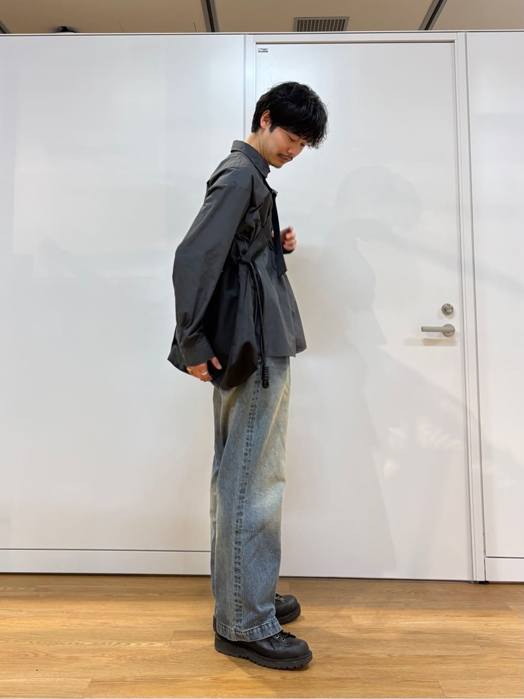 北浦歩大さんの「tk.TAKEO KIKUCHI｜【月間売上NO.1】7色展開選べるアソートブロードシャツ/防シワ/ウォッシャブル」を使ったコーディネート