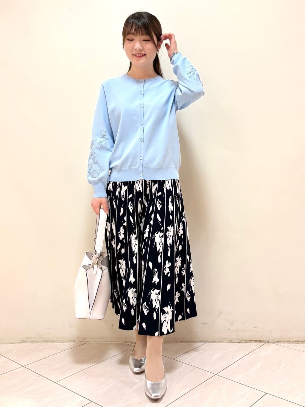 mikiさんの「Reflect｜レースデザインスリーブカーディガン」を使ったコーディネート