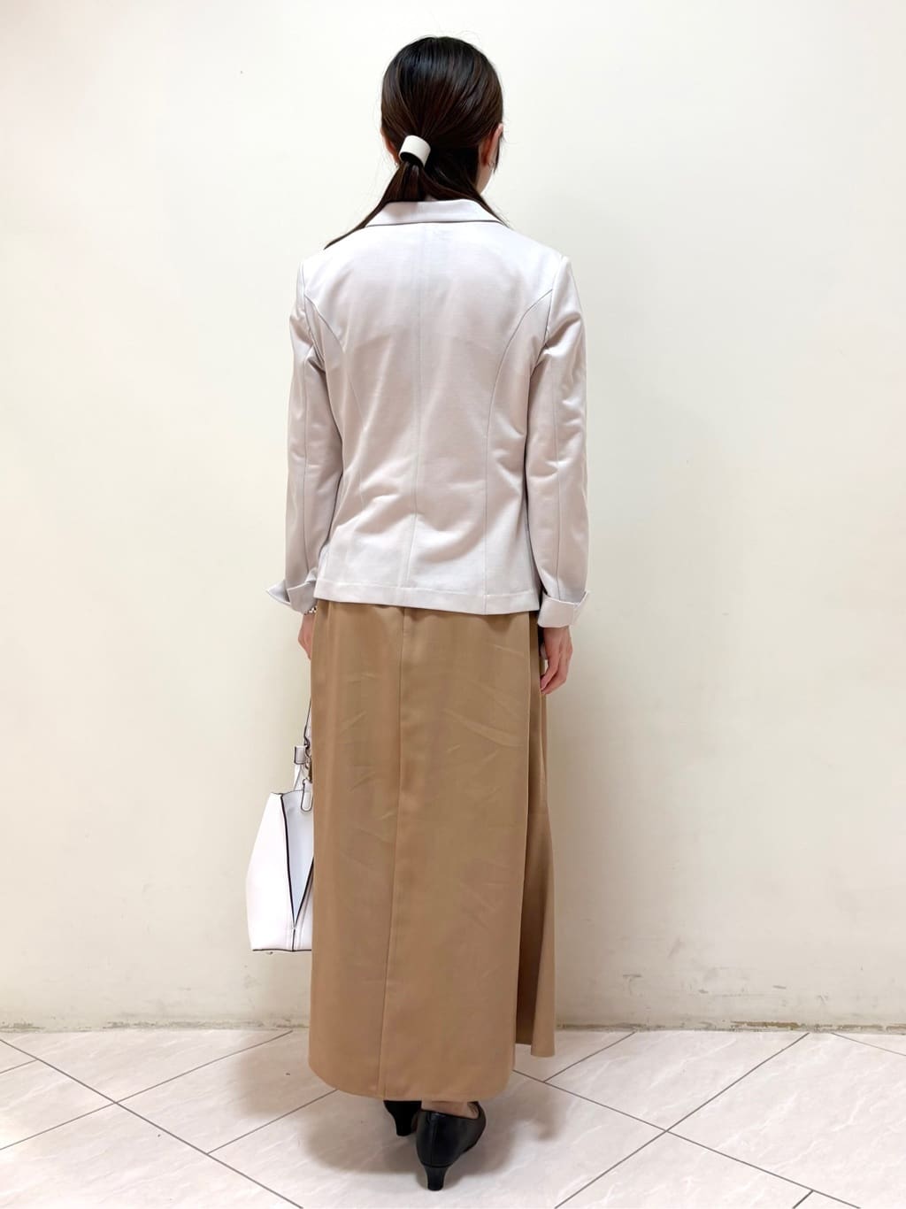 mikiさんの「Reflect｜フロントフリルデザインニット」を使ったコーディネート