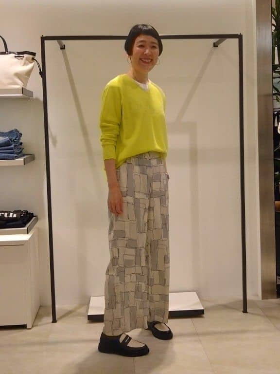 まちこさんの「UNTITLED｜ブロッキングプリントパンツ」を使ったコーディネート