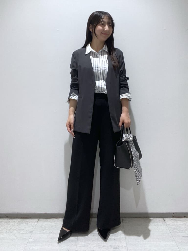 meiさんの「INDIVI｜【2WAY／洗える】ラメストライプ コットン混シャツ」を使ったコーディネート