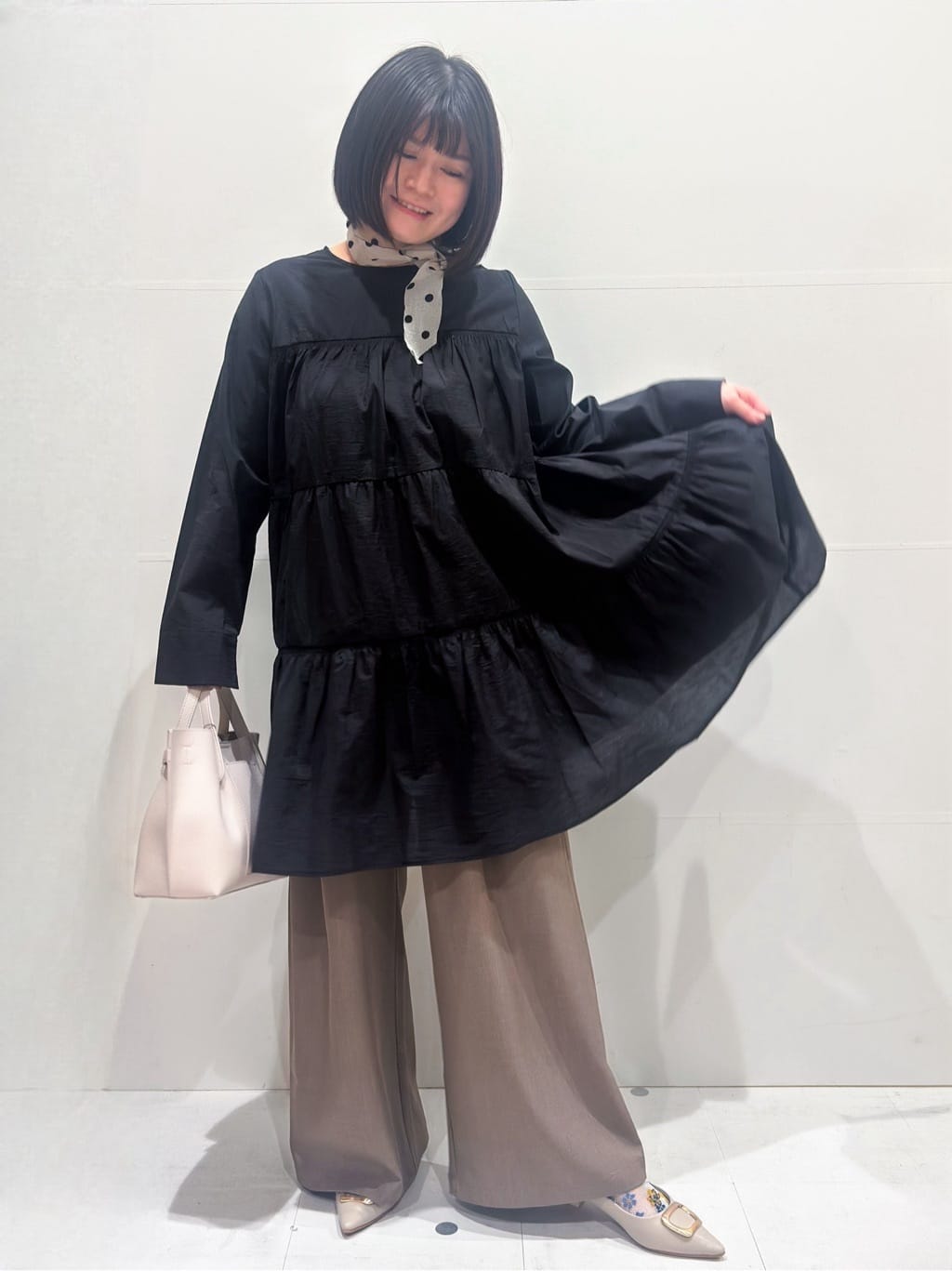 Minさんの「OPAQUE.CLIP｜ティアードミニワンピース【洗濯機OK】」を使ったコーディネート