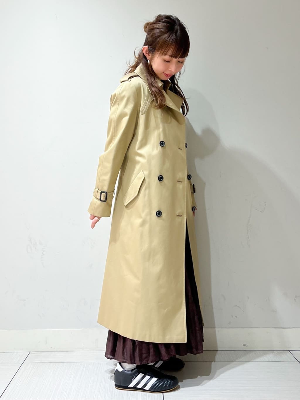 じゅんさんの「DRESSTERIOR｜◆【撥水/透湿素材】コットンギャバジントレンチコート」を使ったコーディネート
