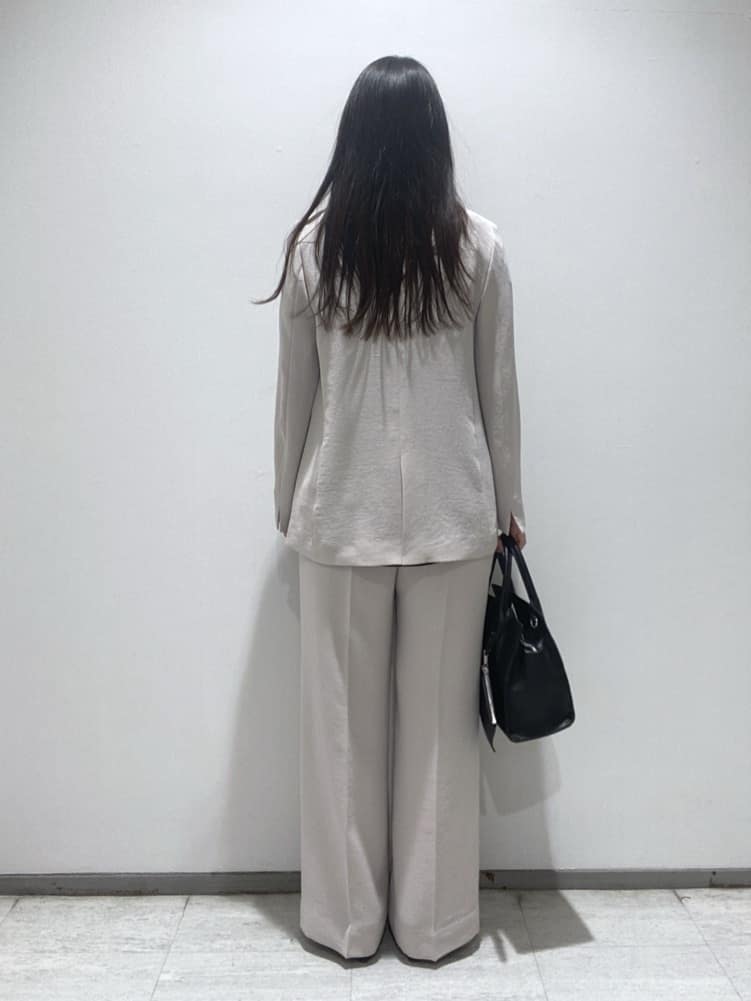 meiさんの「INDIVI｜【洗える／多機能／SETUP可】着る日傘ダブルジャケット」を使ったコーディネート