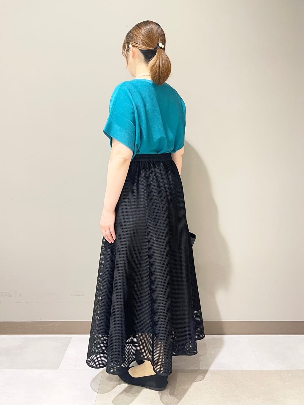 Tomoさんの「UNTITLED｜【11色展開/体型カバー】前後2WAYフレンチスリーブニット」を使ったコーディネート