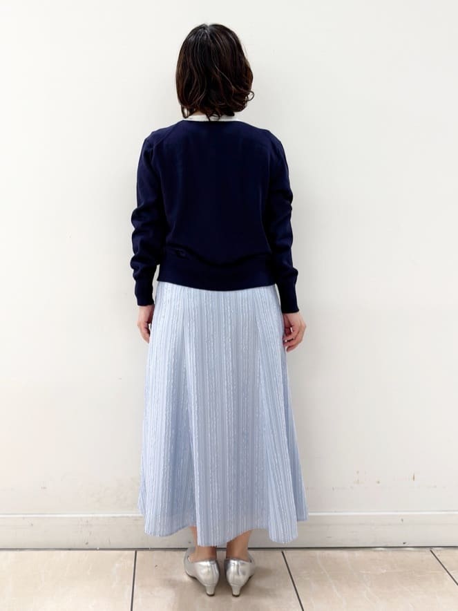 KIKIさんの「Reflect｜【アンサンブル可】バイカラーカーディガン」を使ったコーディネート