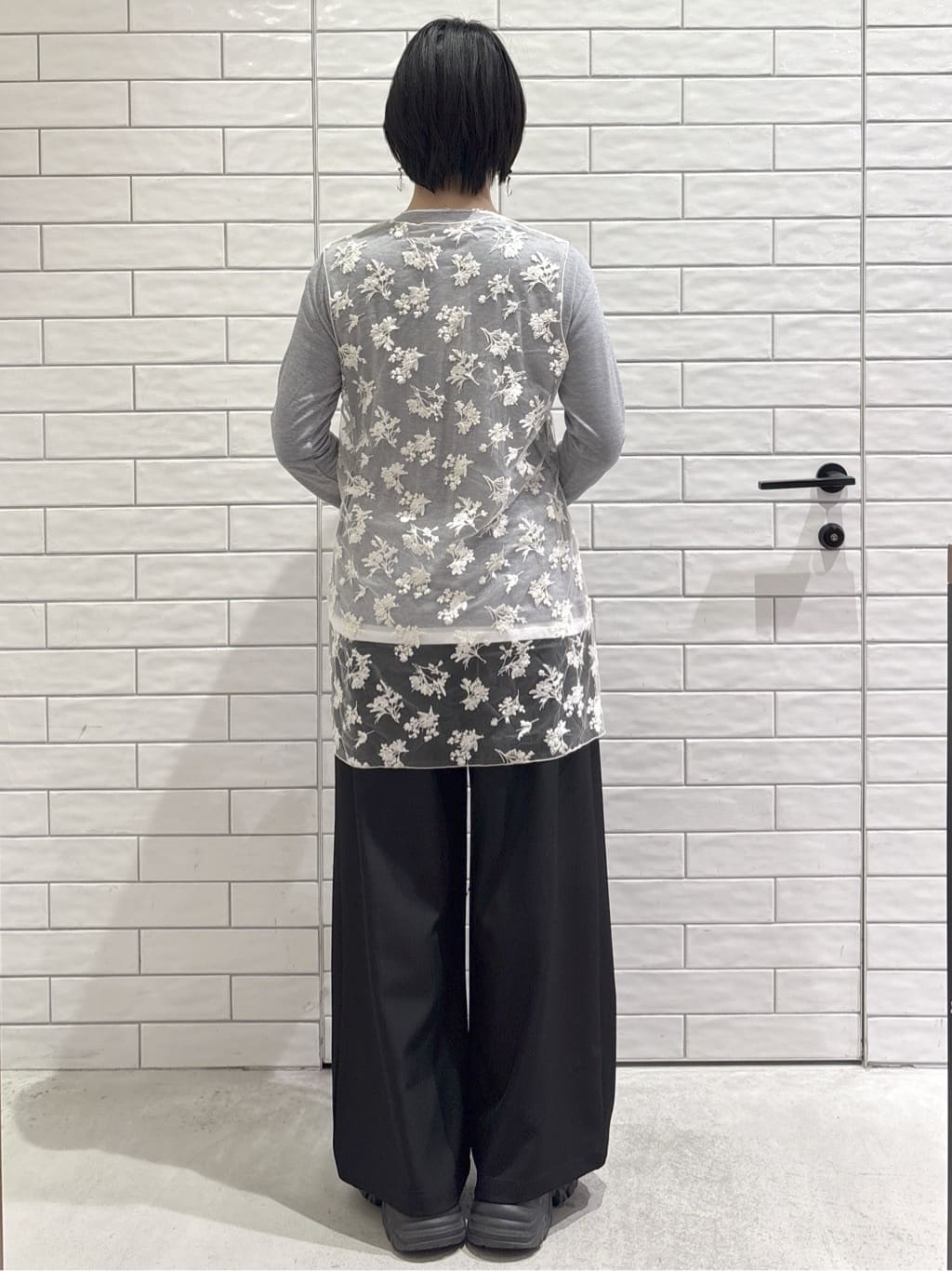 ayumiさんの「OPAQUE.CLIP｜シアー刺繍チュニックブラウス【洗濯機OK】」を使ったコーディネート