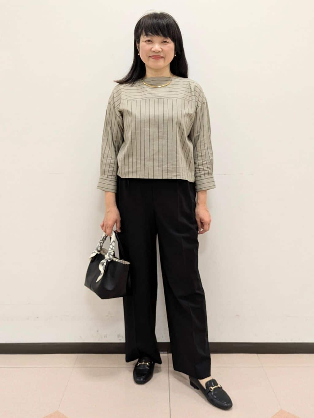 ともさんの「UNTITLED｜◆【追加/ステンレス】カーヴィプレートショートネックレス」を使ったコーディネート