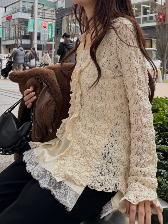 kanamiさんの「CODE A｜【Re】fluffy lace blouse」を使ったコーディネート