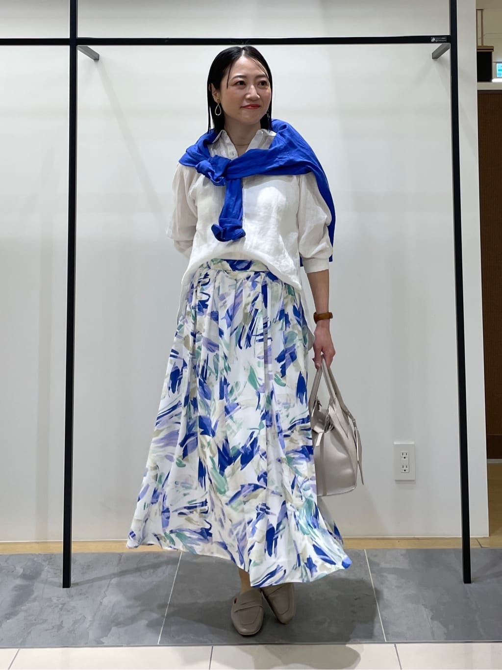 shihoさんの「INDIVI｜【接触冷感／2WAY】カシュクールリネンシャツ」を使ったコーディネート