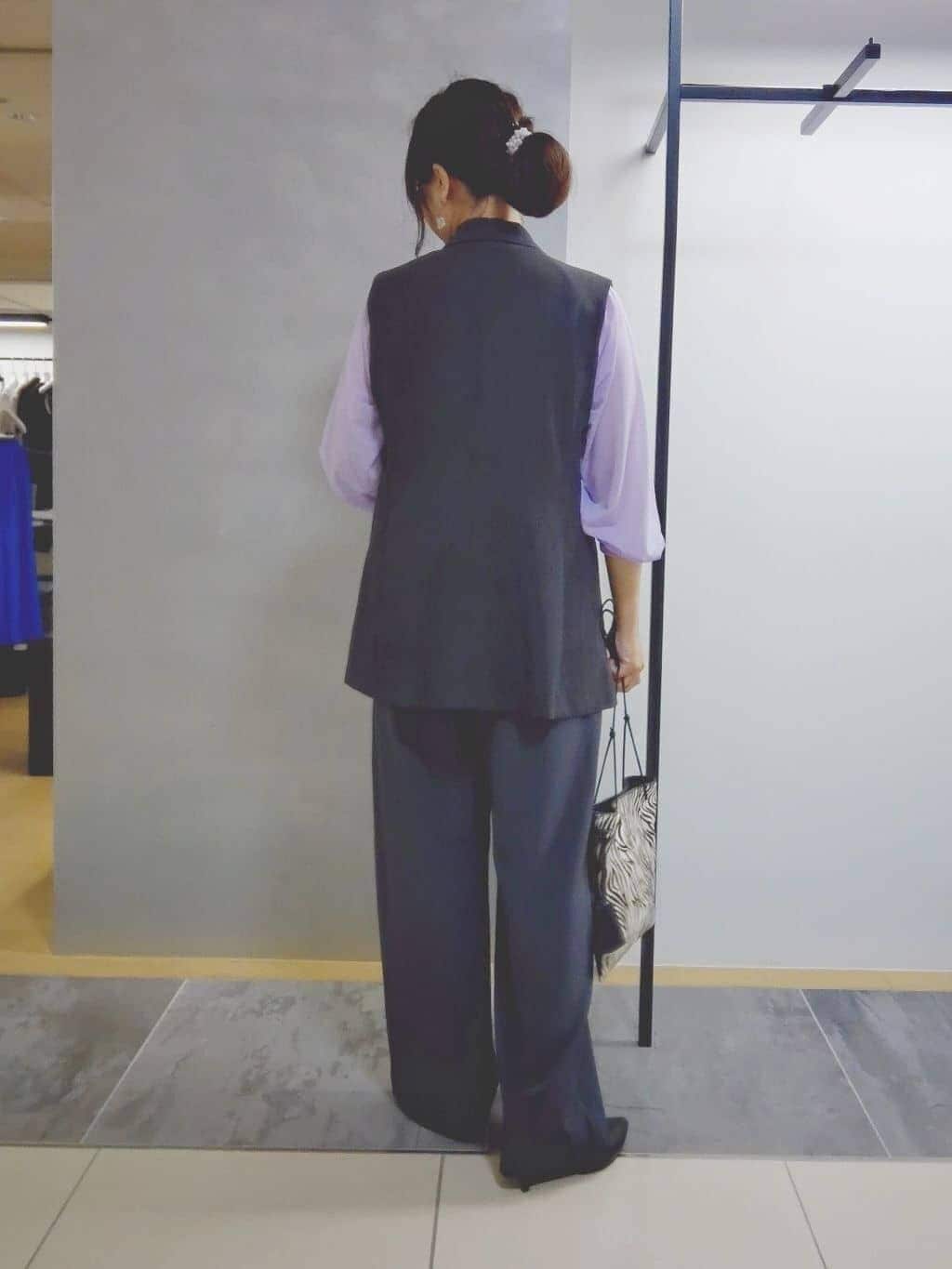 TOMOMIさんの「INDIVI｜【体型カバー／マシンウォッシュ対応】シアージャージトップス」を使ったコーディネート
