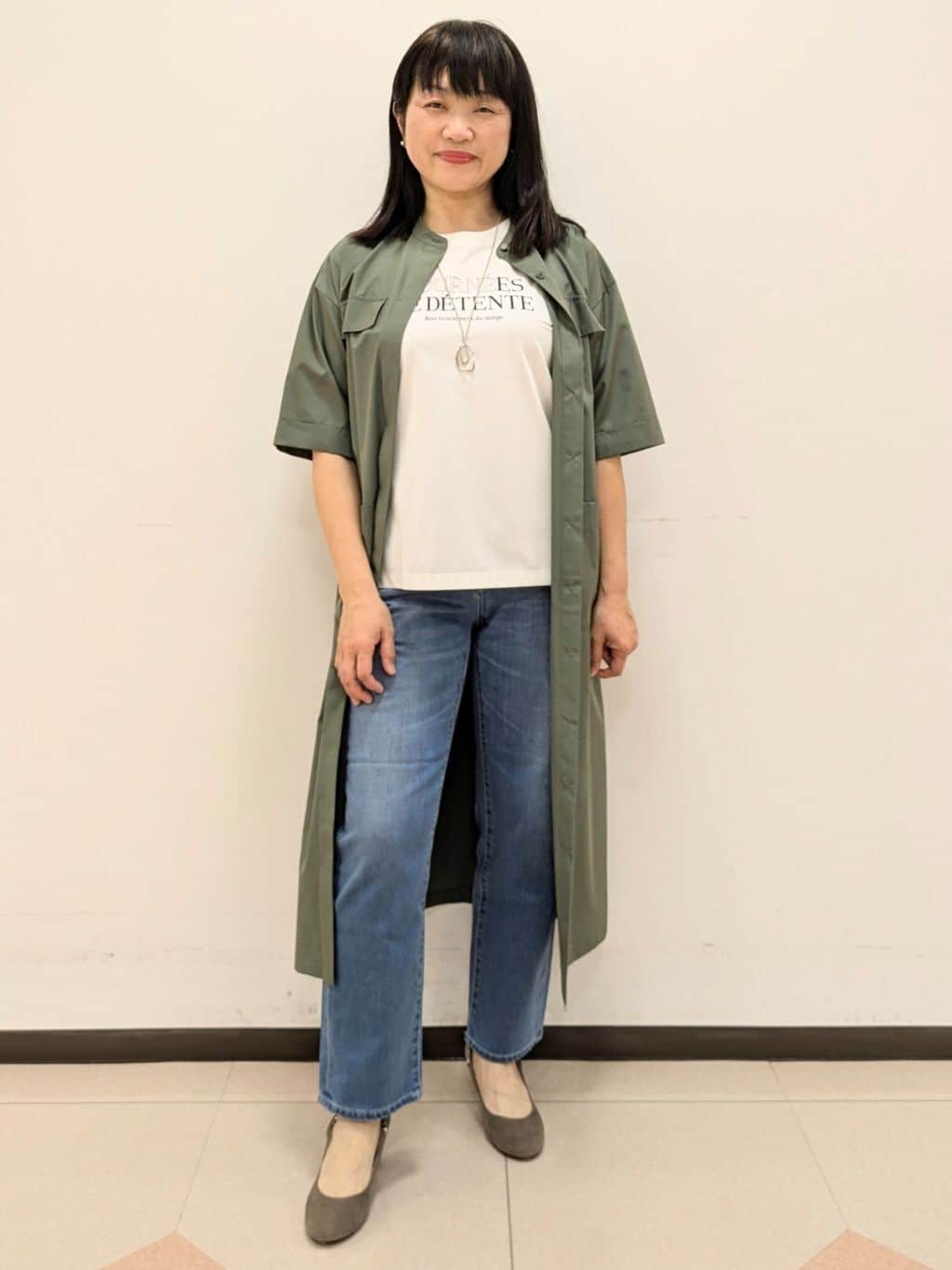 ともさんの「UNTITLED｜◆【洗える/前開きボタン】シャンブレーシャツワンピース」を使ったコーディネート
