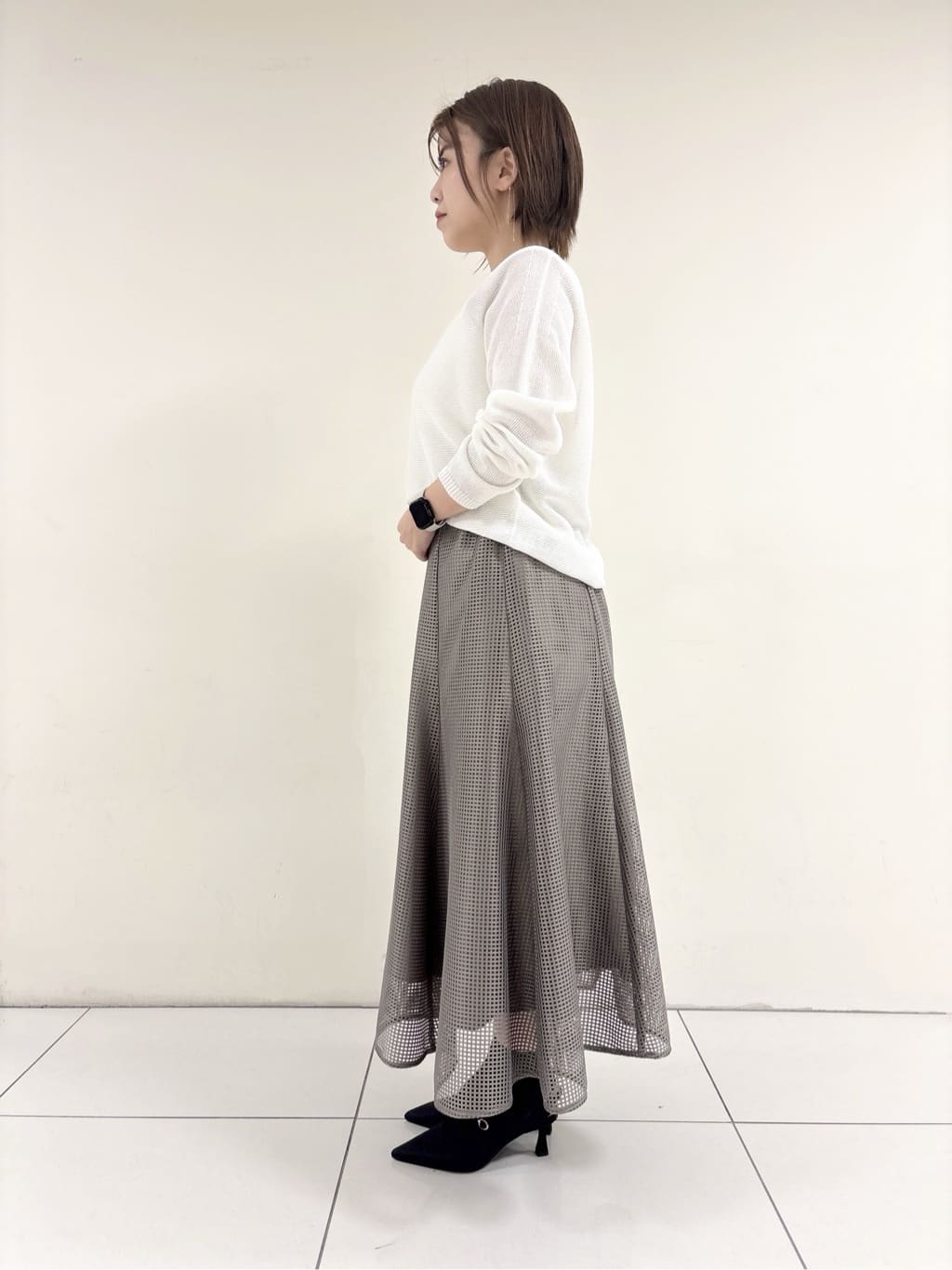 ayumiさんの「UNTITLED｜【8色展開/程よい透け感】ドライタッチボートネックニット」を使ったコーディネート