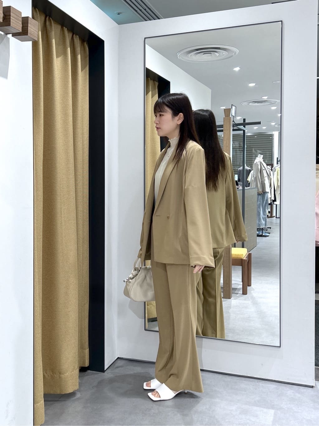 Renoさんの「INDIVI｜Comfy SET UP｜ダブルブレストイージージャケット【セットアップ対応／通勤／カセット服／接触」を使ったコーディネート