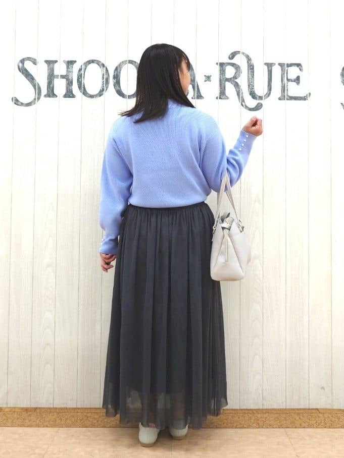とろろさんの「SHOO･LA･RUE｜【NEW/22.5㎝-24.5㎝】洗えてサラサラ ニットパンプス」を使ったコーディネート