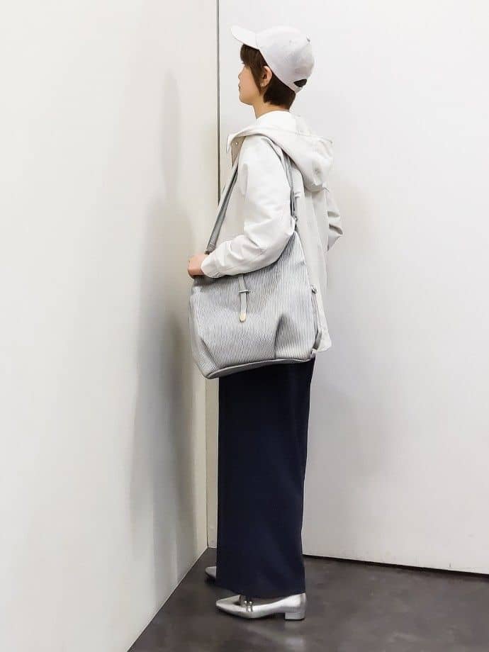 やまちゃんさんの「grove｜【撥水】きれいめに着こなせるマウンテンパーカ」を使ったコーディネート