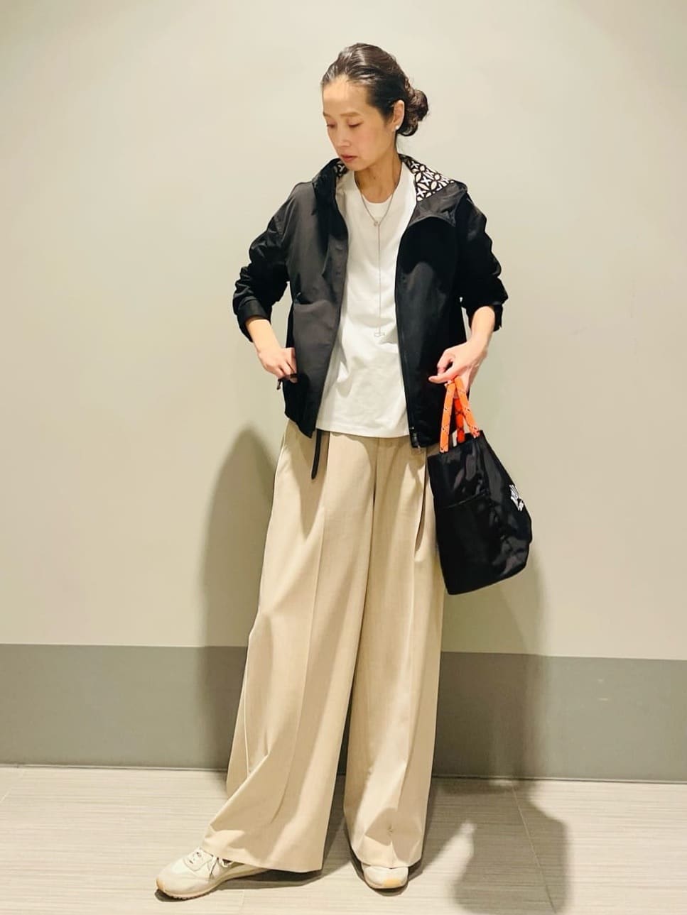 Annさんの「DRESSTERIOR｜【ウォッシャブル/撥水素材】撥水ツイル マウンテンパーカー」を使ったコーディネート
