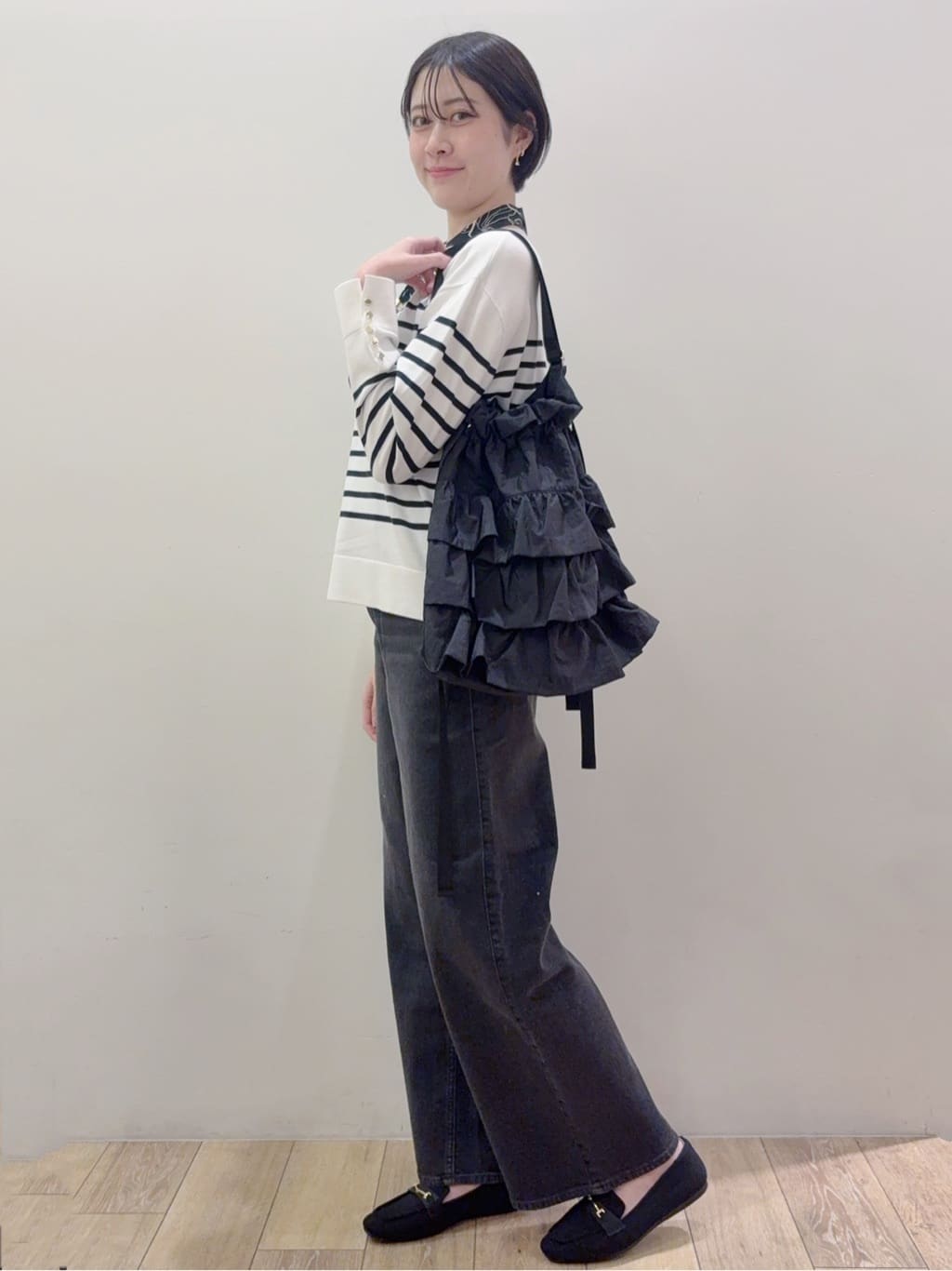 RINさんの「OPAQUE.CLIP｜金ボタン使いリラクシーニット【洗濯機OK】」を使ったコーディネート