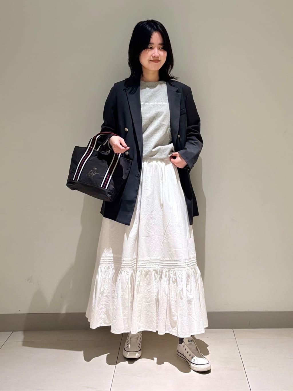 mayuさんの「Dessin｜【洗える】ラグラン切り替えミニロゴカットソー」を使ったコーディネート
