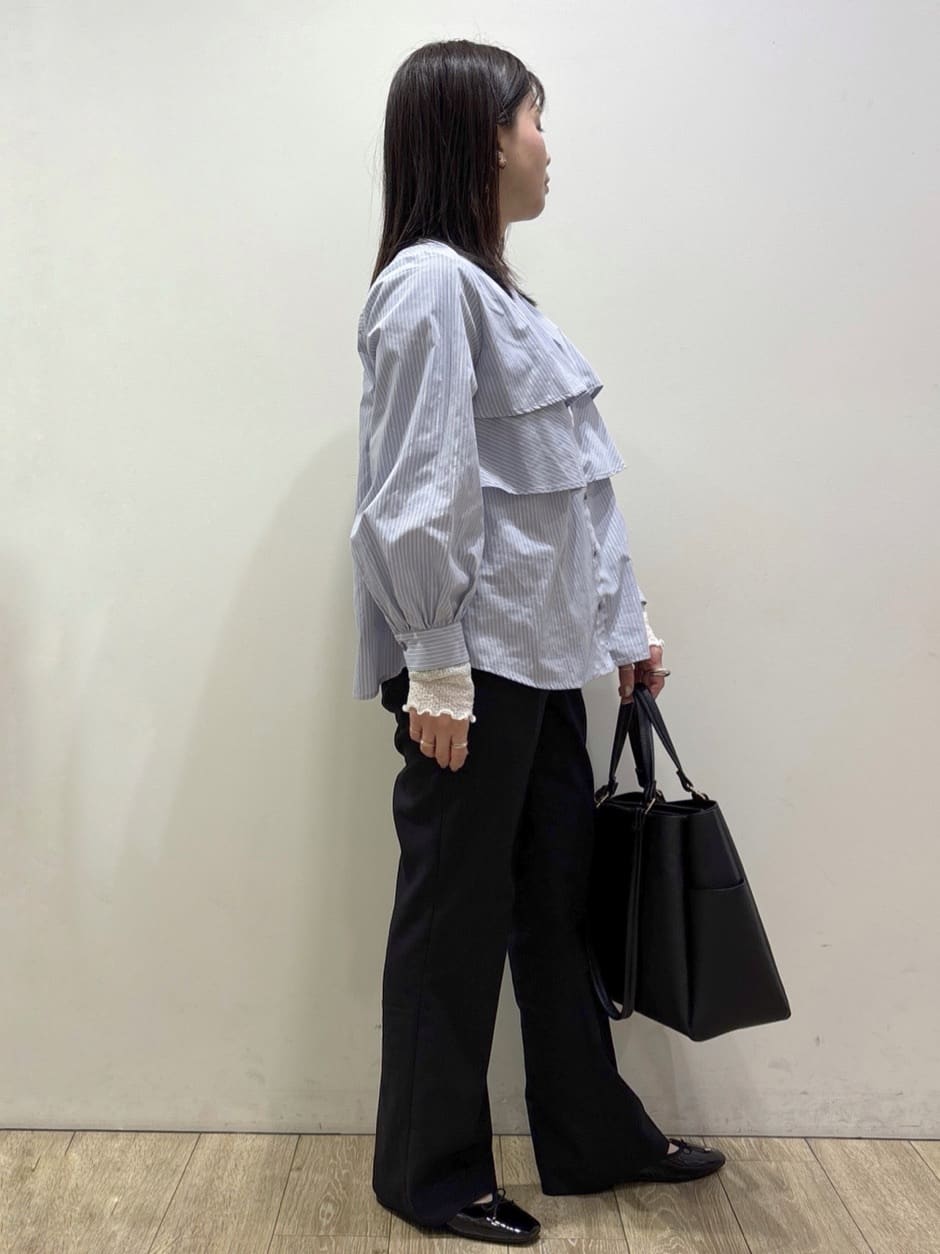 mameさんの「index｜フリルキーネックシャツ【洗濯機OK／イージーアイロン／防シワ】《XS～LL／7col》」を使ったコーディネート