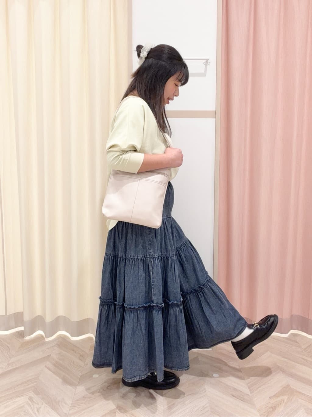 まちゃんなちゃんさんの「SHOO･LA･RUE｜【8ポケット/ギフトにも】すっきり見えのショルダーバッグ」を使ったコーディネート