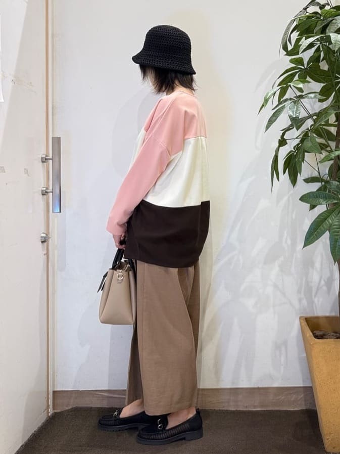 misakiさんの「SHOO･LA･RUE｜【洗濯機可/S-LL/体型カバー】インせず着られる 3段切替 配色トップス」を使ったコーディネート