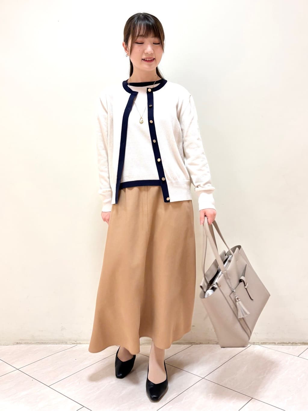 mikiさんの「Reflect｜【アンサンブル可】バイカラーカーディガン」を使ったコーディネート