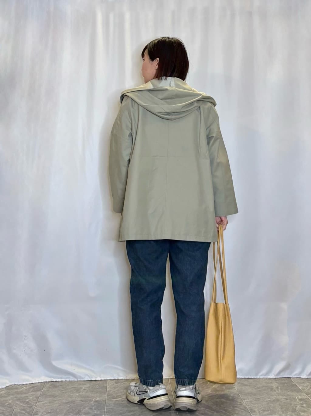 ネリさんの「SHOO･LA･RUE｜【防花粉/洗濯機可/S-LL】ゆったり着られる 大人のテントフーディージャケット」を使ったコーディネート